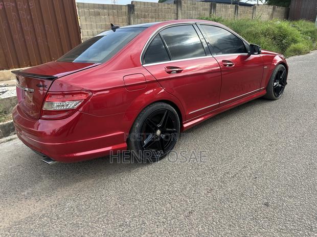 Mercedes-Benz C300 2012 Red