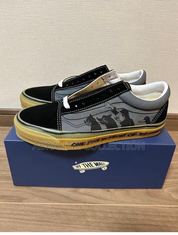 Authentic Old Skool Vans Premium Sneaker · Photo 3