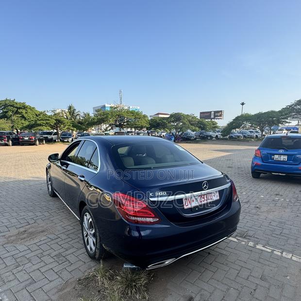 Mercedes-Benz C300 Luxury 4matic Sedan AWD (2.0L 4cyl 7A) 2017 Blue photo 4