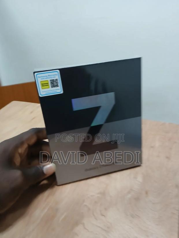 New Samsung Galaxy Z Fold 3 256 GB Black
