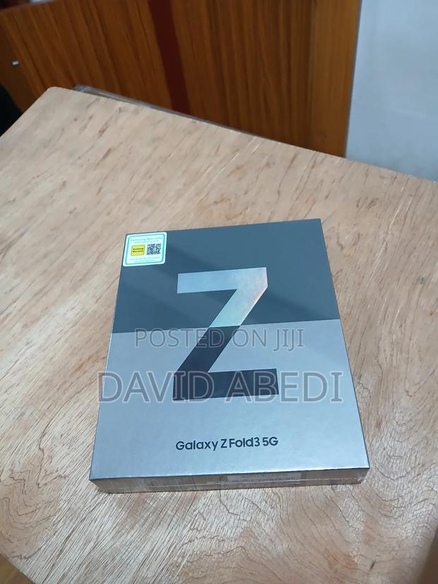 New Samsung Galaxy Z Fold 3 256 GB Black photo 2