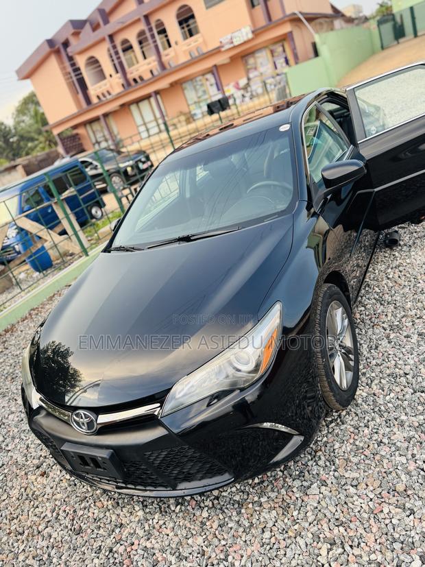Toyota Camry SE 4dr Sedan (2.5L 4cyl 6A) 2017 Black photo 2