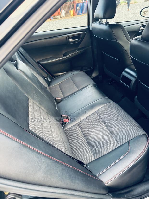 Toyota Camry SE 4dr Sedan (2.5L 4cyl 6A) 2017 Black photo 7
