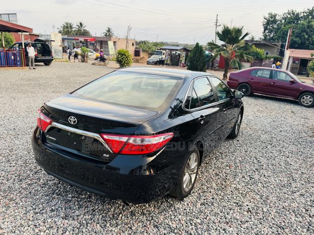 Toyota Camry SE 4dr Sedan (2.5L 4cyl 6A) 2017 Black photo 6