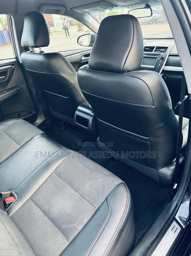 Toyota Camry SE 4dr Sedan (2.5L 4cyl 6A) 2017 Black photo 8