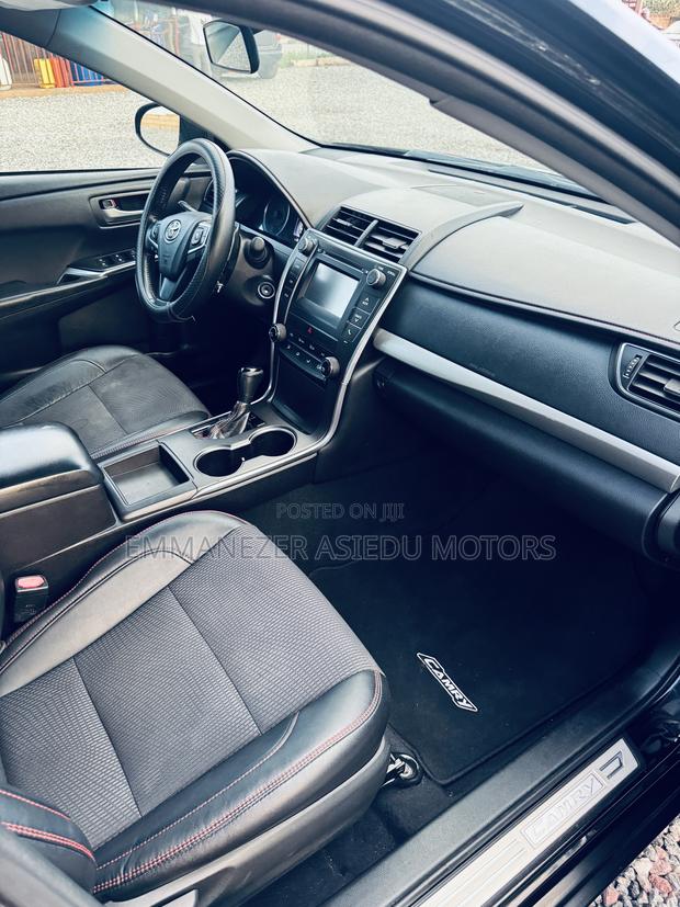 Toyota Camry SE 4dr Sedan (2.5L 4cyl 6A) 2017 Black photo 13