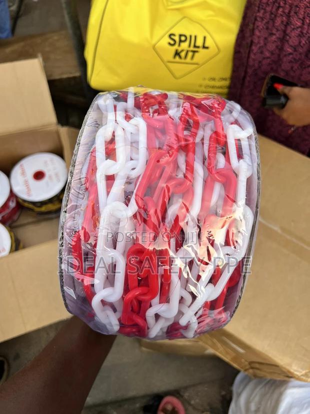 Plastic Safety Chain / Barrier Chain photo 3