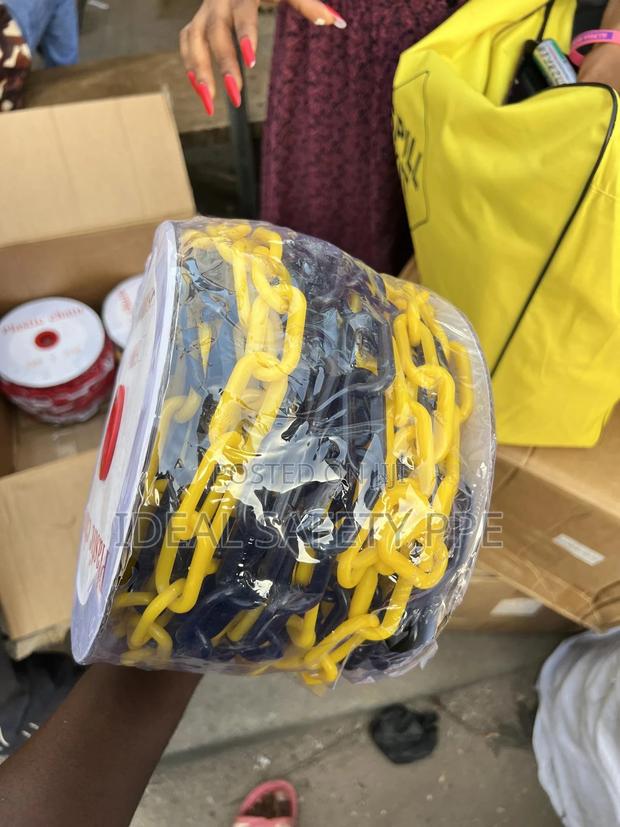 Plastic Safety Chain / Barrier Chain photo 2