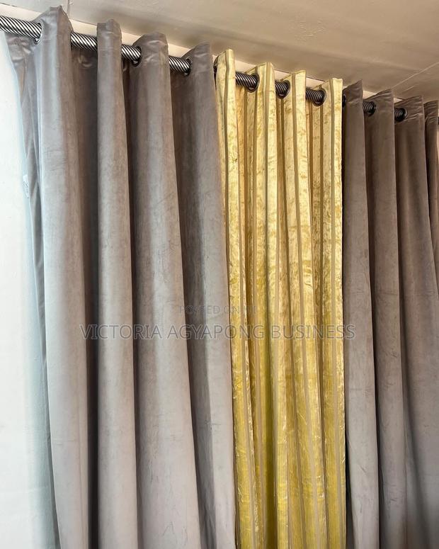 Classic Queen Vick Curtains photo 5