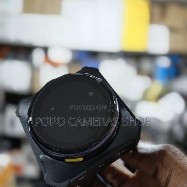 Saramonic Wireless Microphone With Touch Screen photo 4
