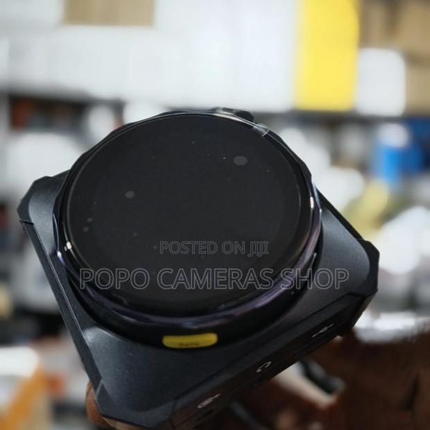 Saramonic Wireless Microphone With Touch Screen photo 5