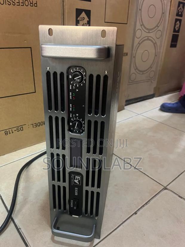 Electro-voice (Ev) E9300 Power Amplifier. · Photo 4