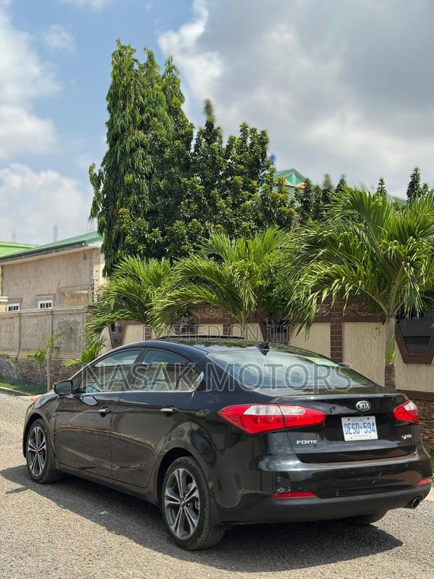 Kia Forte LX Sedan 2015 Black photo 8