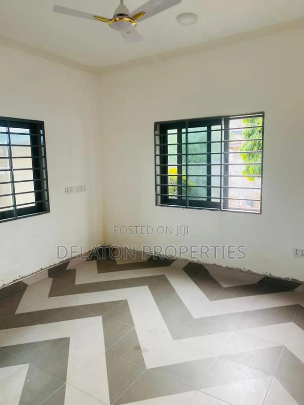 2bdrm Apartment in Labadi for rent photo 3