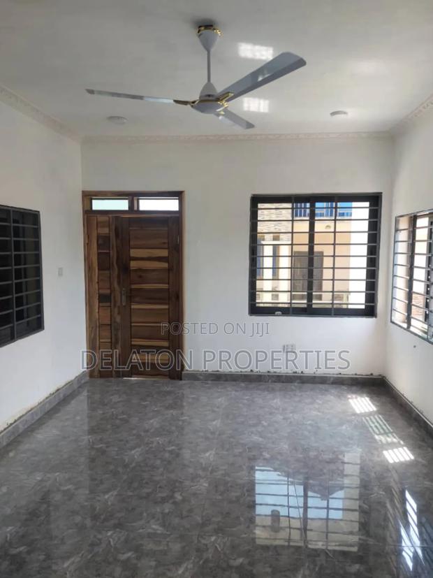 2bdrm Apartment in Labadi for rent photo 4