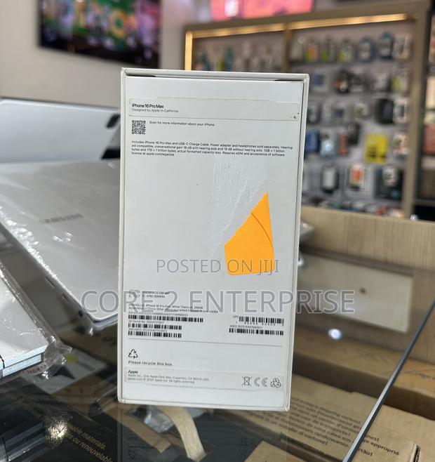 New Apple iPhone 16 Pro Max 256 GB White photo 2