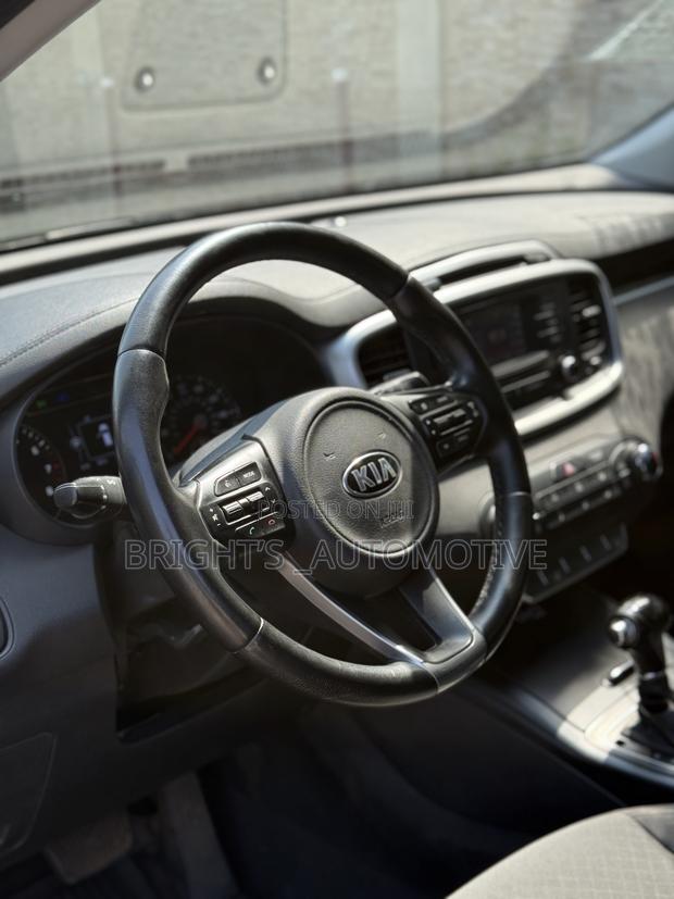 Kia Sorento 4dr SUV 2016 Gray