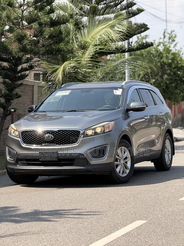 Kia Sorento 4dr SUV 2016 Gray