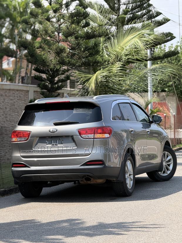 Kia Sorento 4dr SUV 2016 Gray