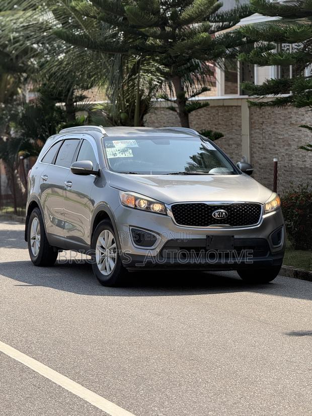 Kia Sorento 4dr SUV 2016 Gray