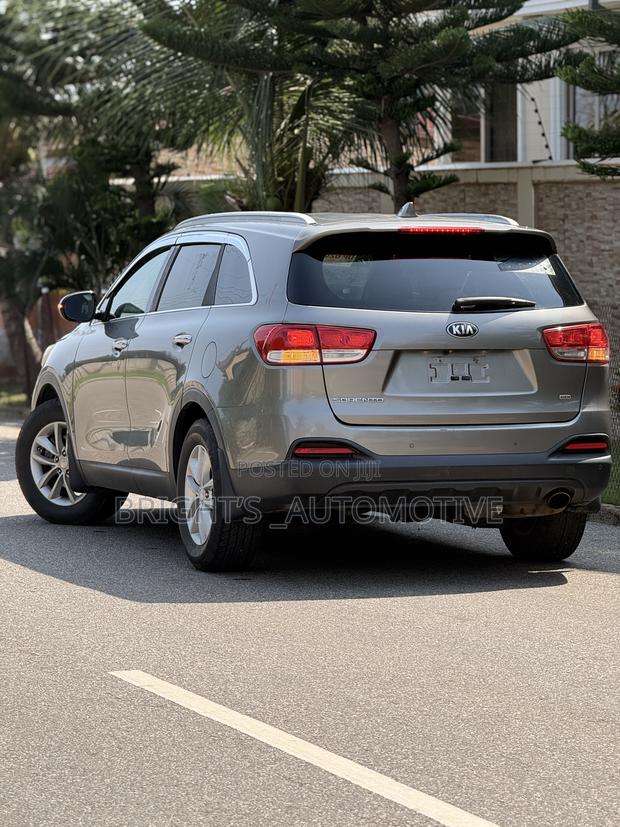 Kia Sorento 4dr SUV 2016 Gray