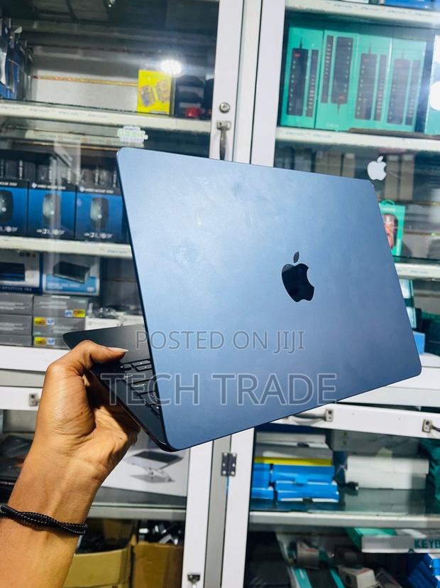 Laptop Apple MacBook Air 2022 M2 8GB Apple M2 SSHD (Hybrid) 256GB · Photo 2