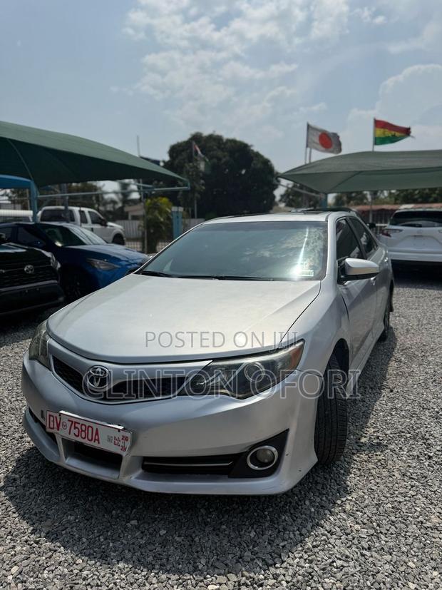 Toyota Camry SE 4dr Sedan (2.5L 4cyl 6A) 2013 Gray