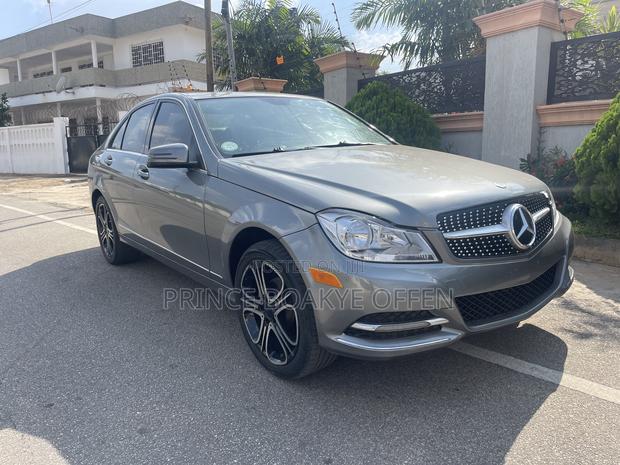 Mercedes-Benz C300 2014 Gray photo 2