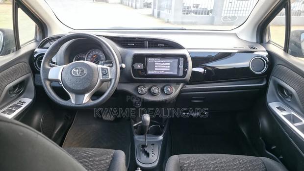 Toyota Vitz 1.3 FWD 5dr 2014 Black