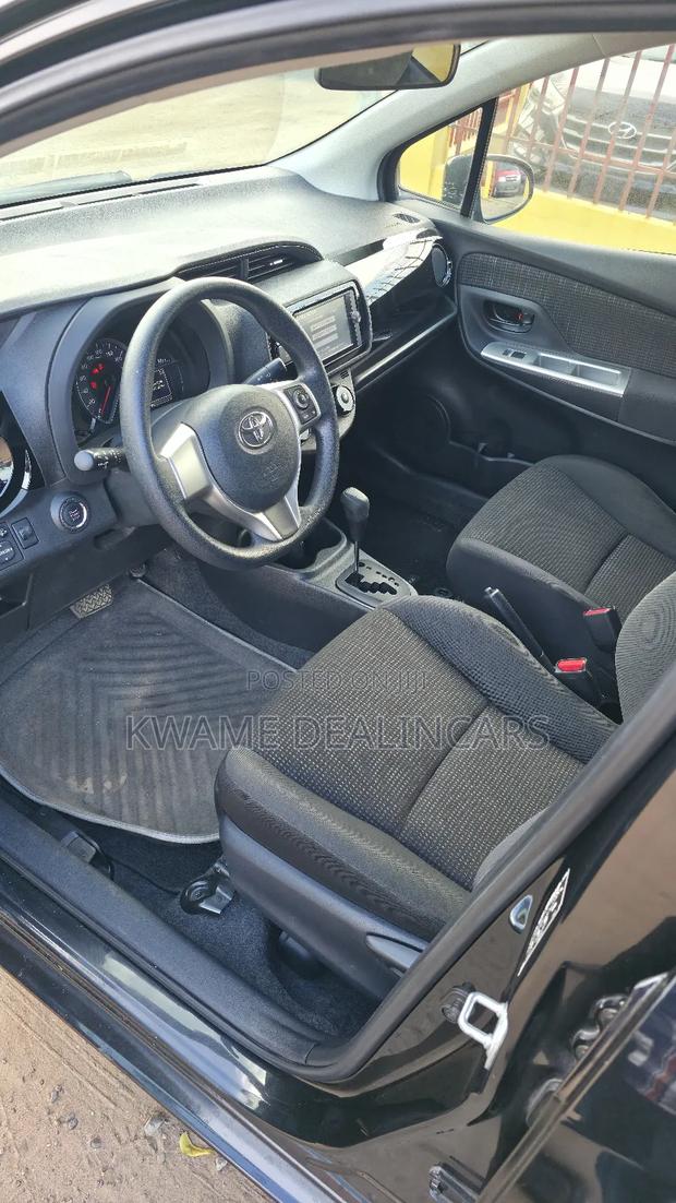 Toyota Vitz 1.3 FWD 5dr 2014 Black