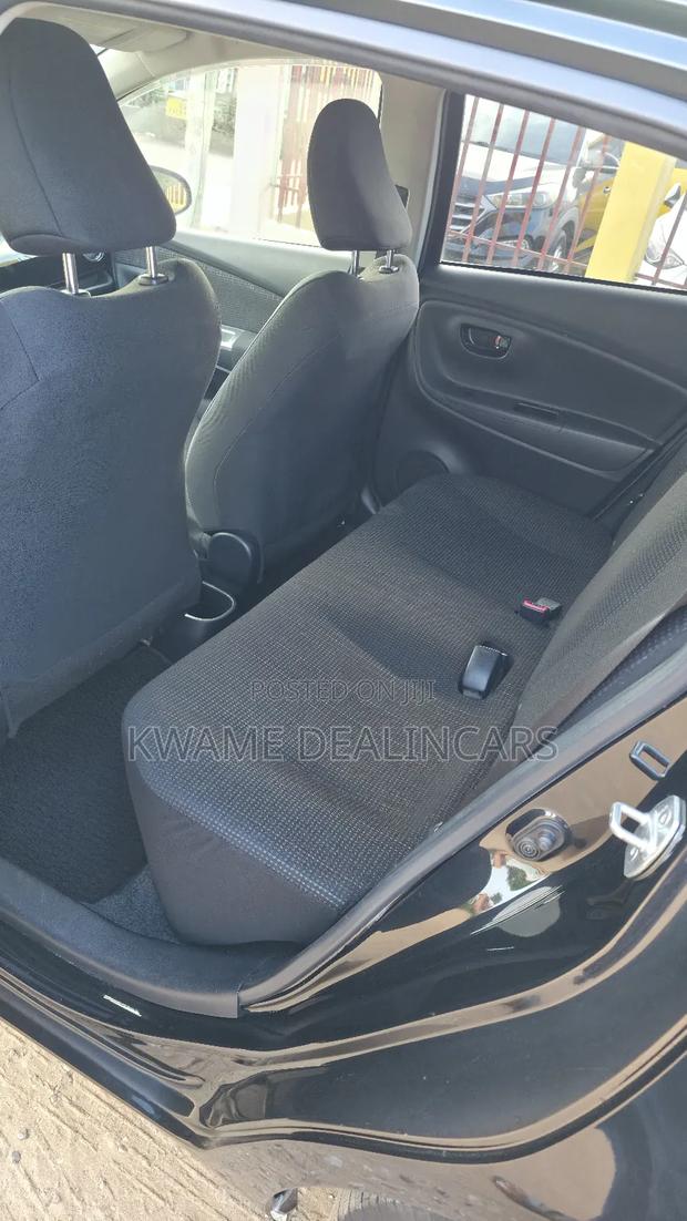 Toyota Vitz 1.3 FWD 5dr 2014 Black