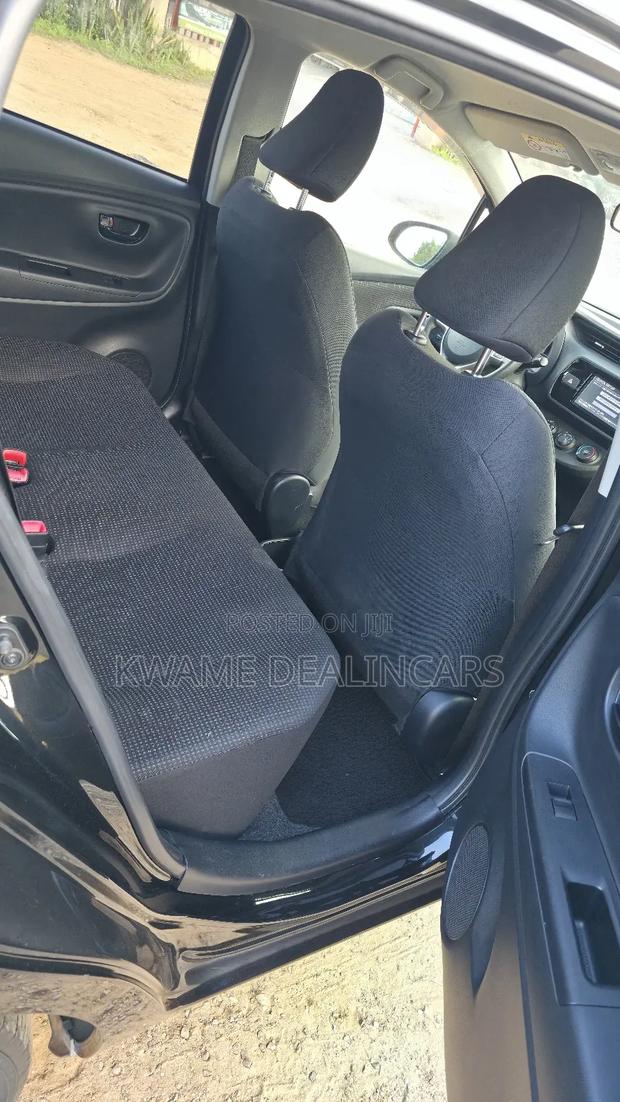Toyota Vitz 1.3 FWD 5dr 2014 Black