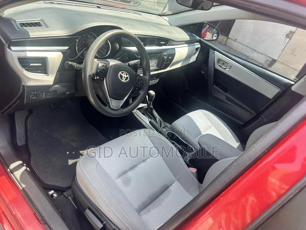 Toyota Corolla 2016 Red