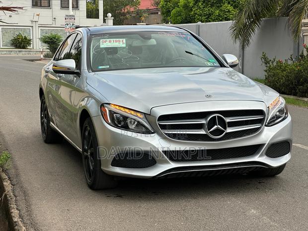 Mercedes-Benz C300 2017 Silver