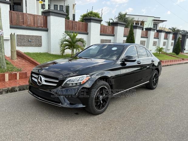 Mercedes-Benz C300 2020 Black · Photo 2