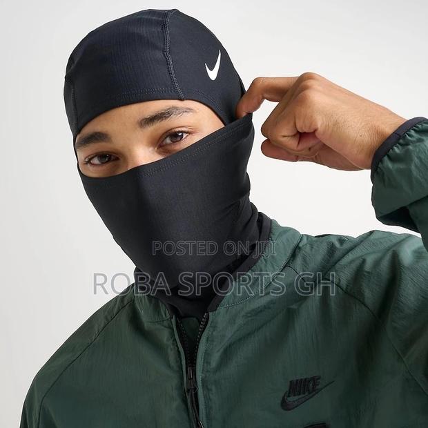 Nike Pro Hyperwarm Balaclava Hood · Photo 4