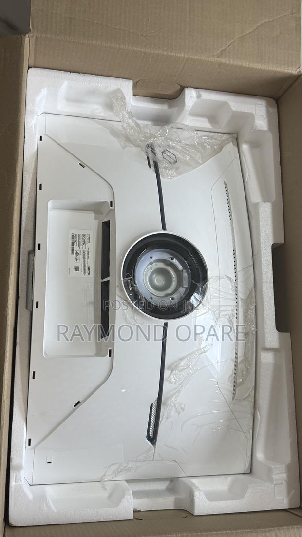Samsung 32" Odyssey Neo G8 Curved Monitor photo 3