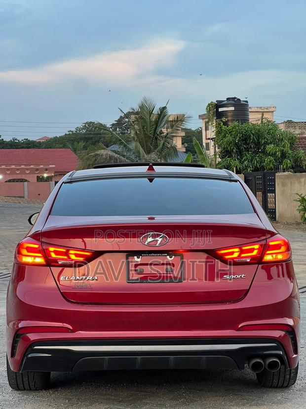 Hyundai Elantra Sport 2018 Red
