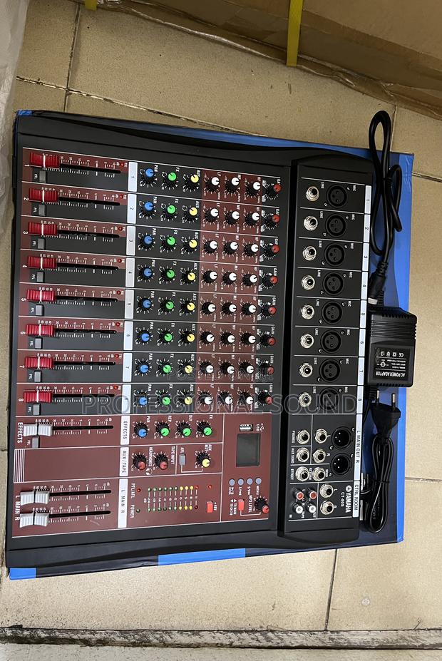 Professional 8-Channel Audio Mixer · Photo 4