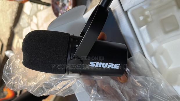 Shure Mv7 Podcast Microphone · Photo 4