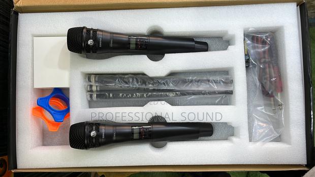 Shure Ad4d Axient Digital Two-Channel Wireless Microphone System. · Photo 4