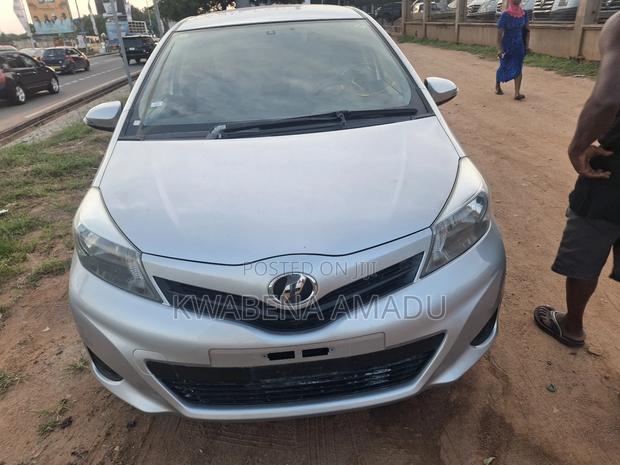 Toyota Vitz 1.3 AWD 5dr 2013 Silver