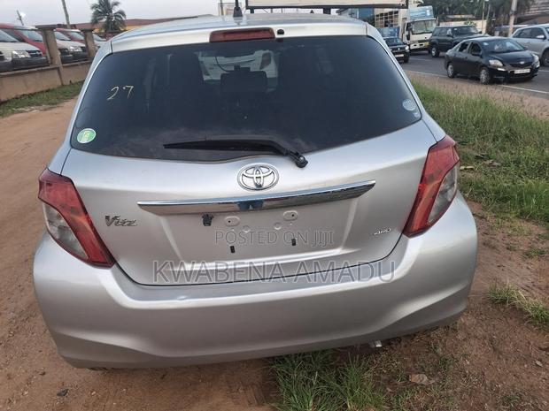 Toyota Vitz 1.3 AWD 5dr 2013 Silver