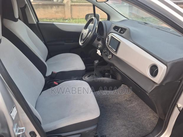 Toyota Vitz 1.3 AWD 5dr 2013 Silver