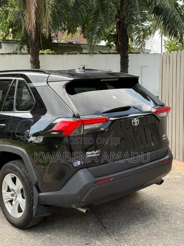 Toyota RAV4 XLE AWD 2020 Black