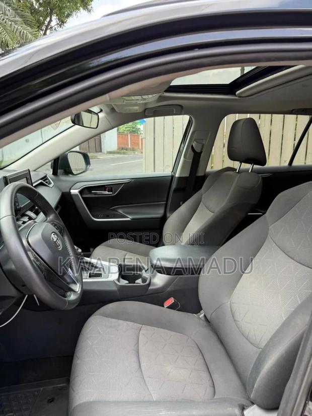 Toyota RAV4 XLE AWD 2020 Black