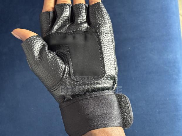 Quality Leather Hand Gloves Available For Gym, And Riding · Photo 2