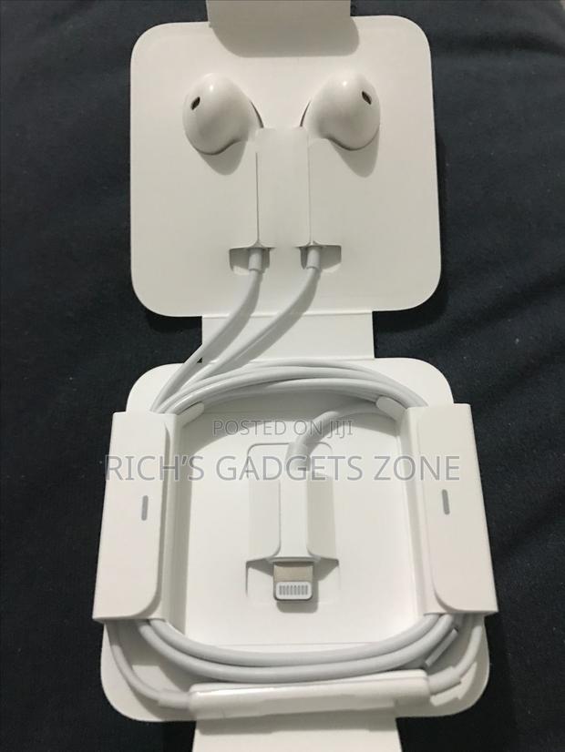 The Classic Wired Headset, Redesigned For Modern Apple Devices. photo 2