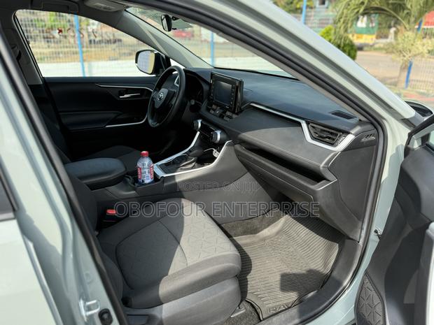 Toyota RAV4 XLE 2021 Green