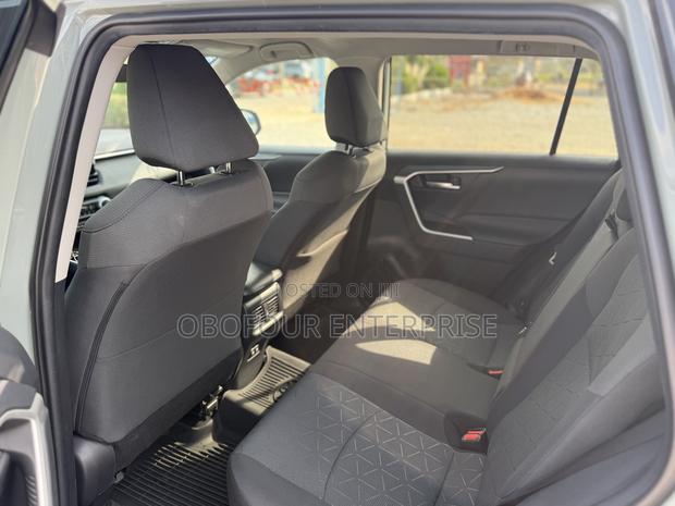 Toyota RAV4 XLE 2021 Green